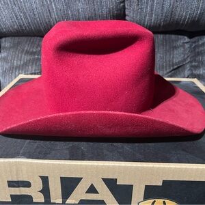 Red cowgirl hat